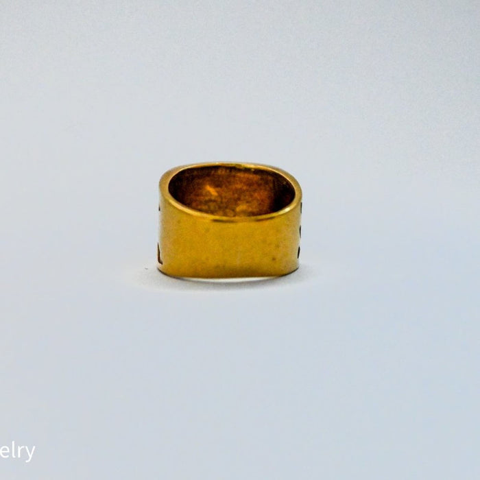 Vintage Carved 18k Yellow Gold Ancient Signet Ring