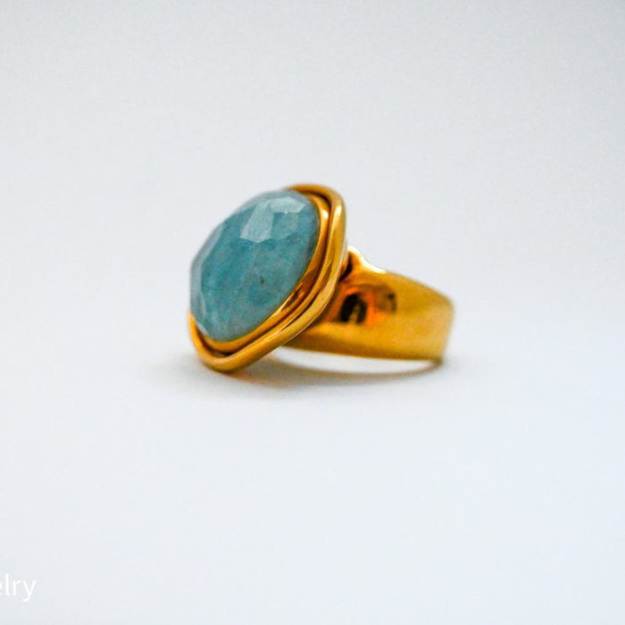 18K Yellow Gold Aquamarine Cocktail Vintage Ring