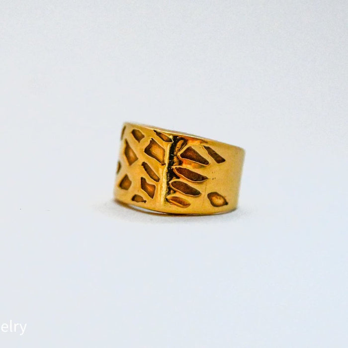 Vintage Carved 18k Yellow Gold Ancient Signet Ring