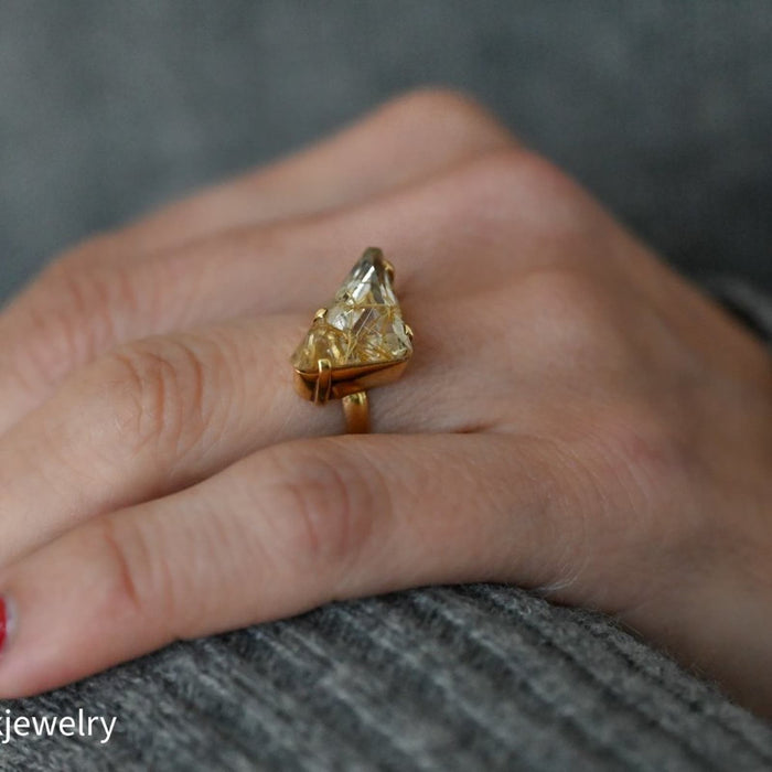 18k Yellow Gold Triangle Shape Rutilated Quartz Ring