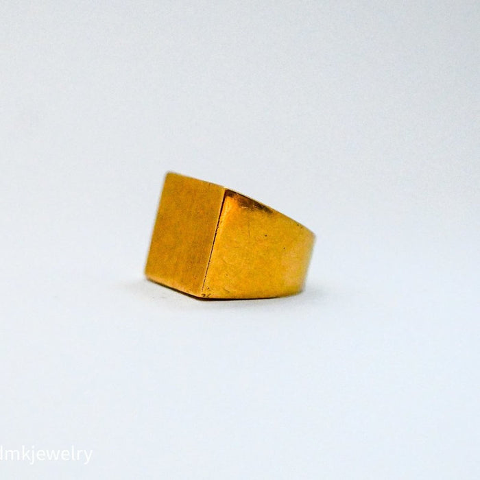 Pinky 18k Yellow Gold Square Matte Signet Ring