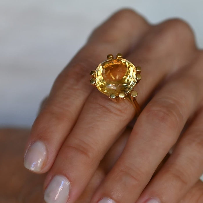 18K Yellow Gold Citrine Solitaire Cocktail Ring