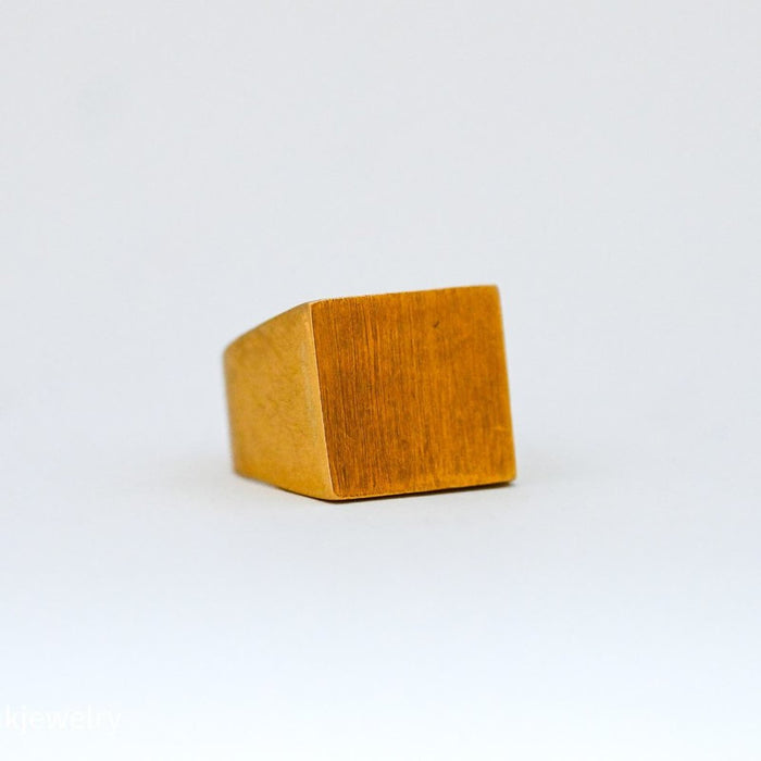 Pinky 18k Yellow Gold Square Matte Signet Ring