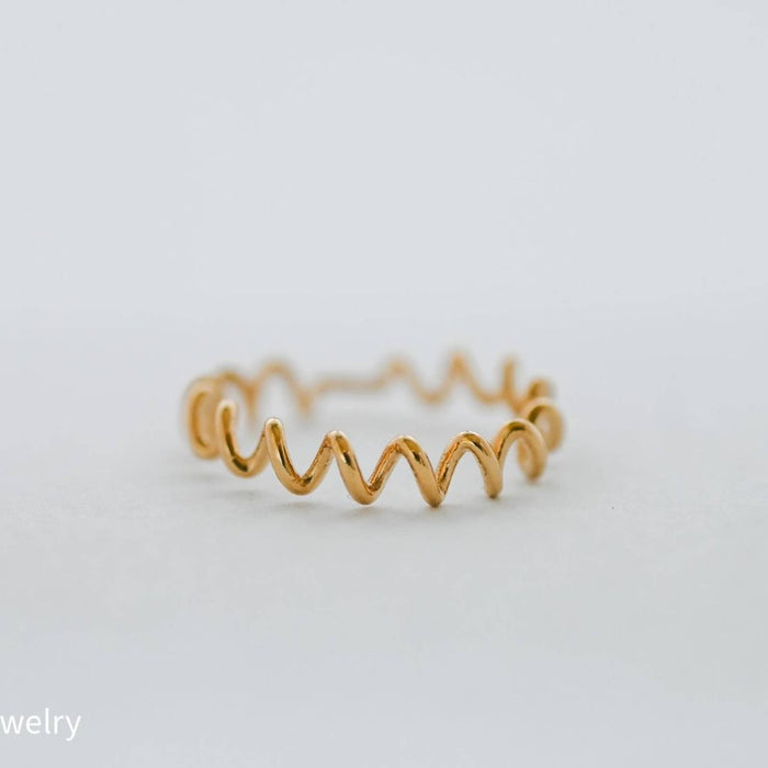 14K Yellow Gold Fine Wavy Ring