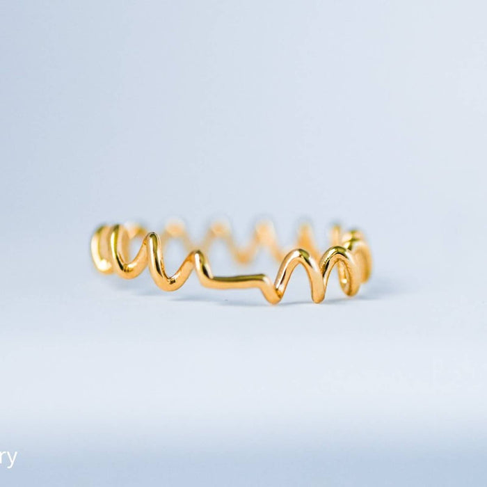 14K Yellow Gold Fine Wavy Ring