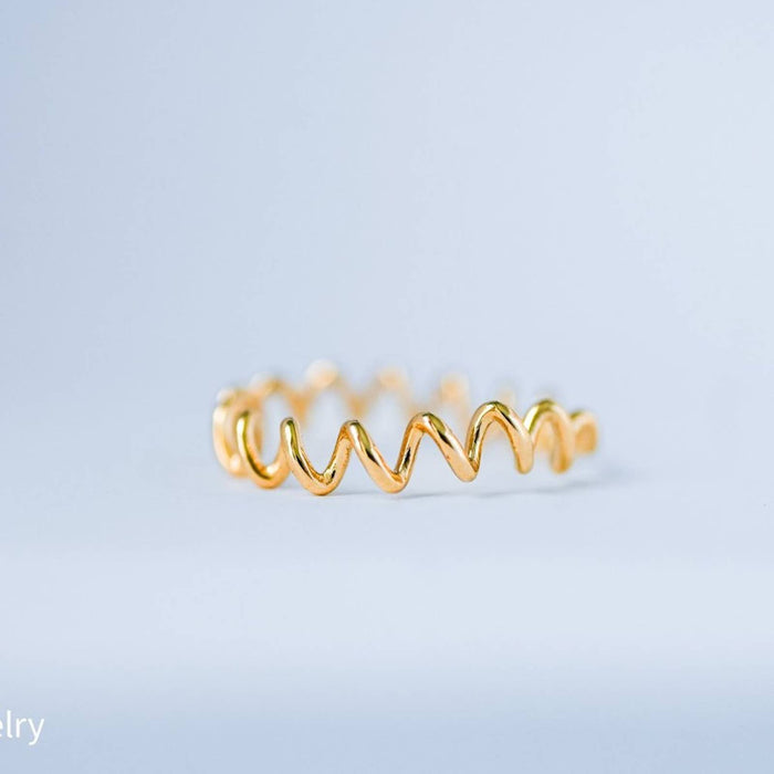 14K Yellow Gold Fine Wavy Ring