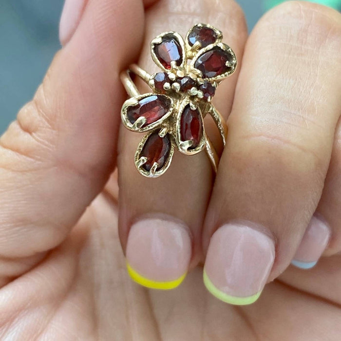 14k Yellow Gold Garnet Vintage Ring