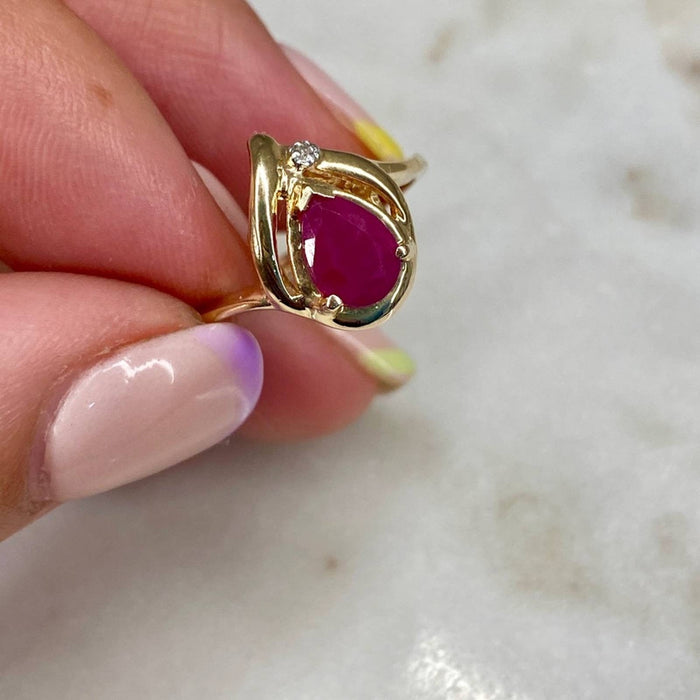 14K Gold Pear Shape Ruby Vintage Ring