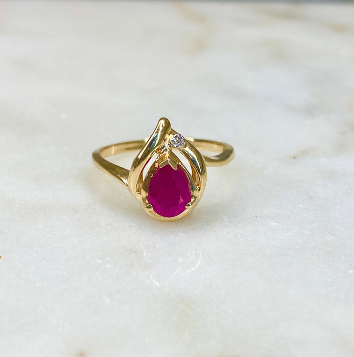 14K Gold Pear Shape Ruby Vintage Ring