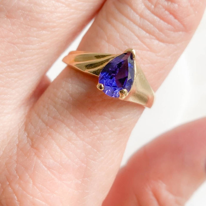 14K Yellow Gold Pear Shape Tanzanite Vintage Ring