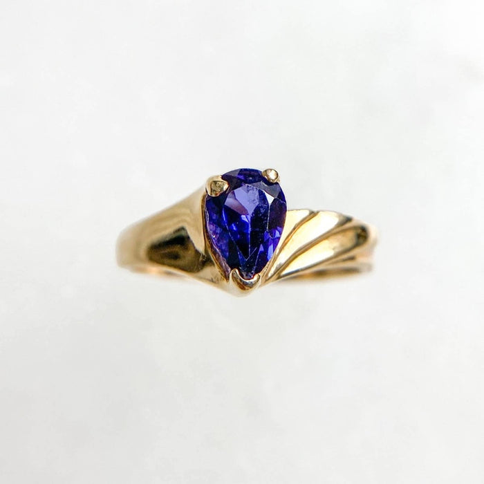 14K Yellow Gold Pear Shape Tanzanite Vintage Ring