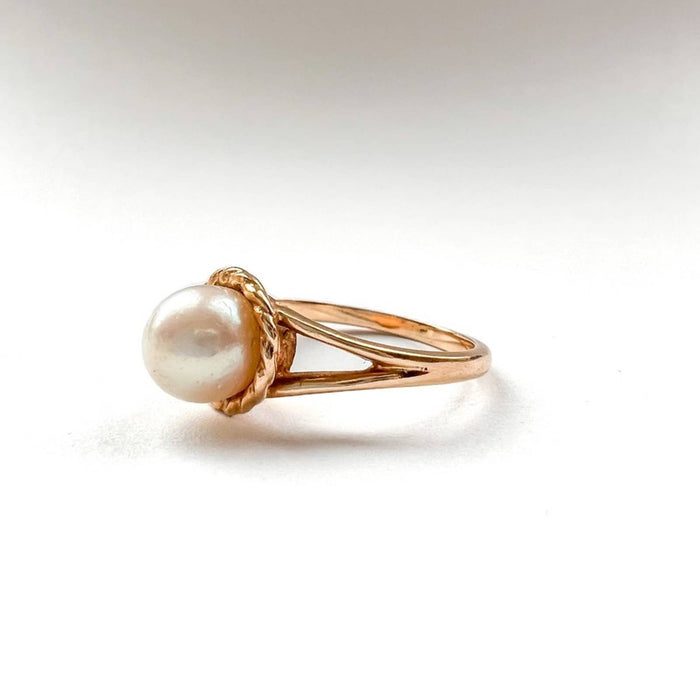 14K Yellow Gold Vintage Pearl Ring