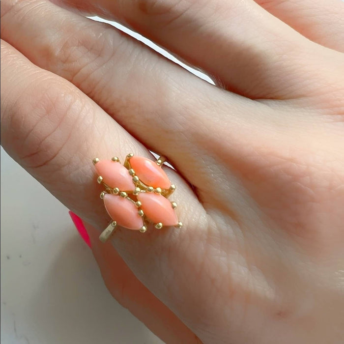 14K Yellow Gold Coral Vintage  Ring