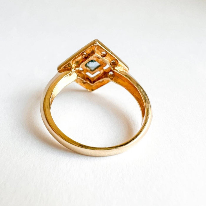 Vintage 14K Yellow Gold Blue Topaz Cocktail Ring