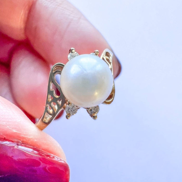 1990's Vintage 14k Solid Gold Pearl and Diamond Ring