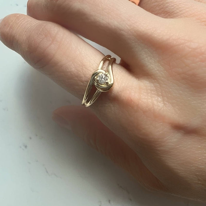 14K Yellow Gold Diamond Vintage Ring