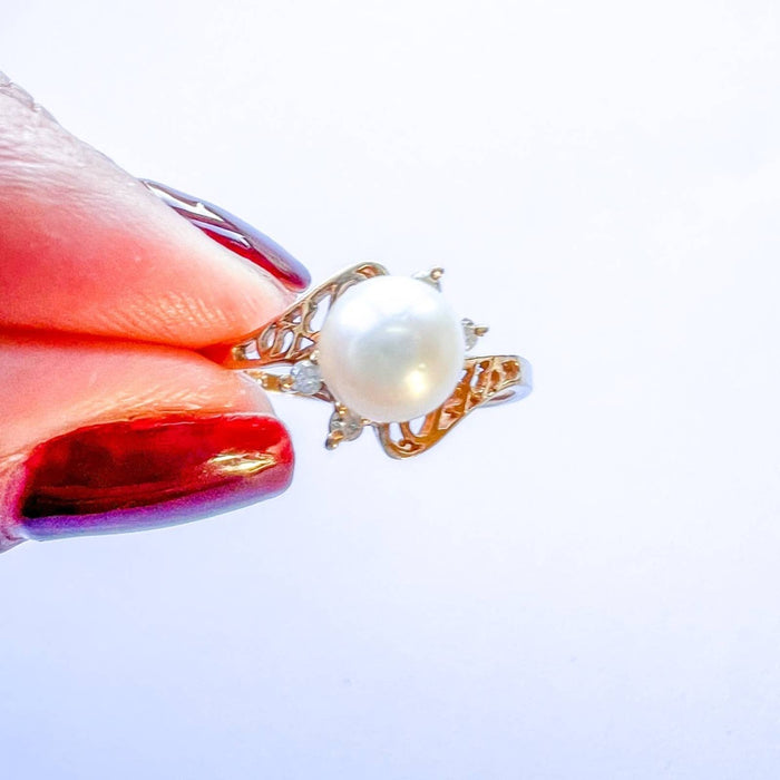 1990's Vintage 14k Solid Gold Pearl and Diamond Ring