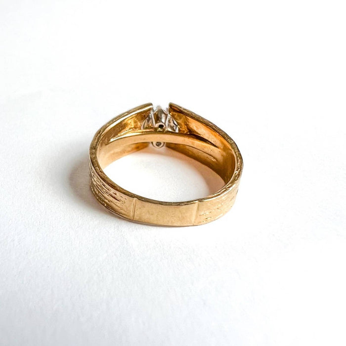 Vintage Texture Diamond Ring in14K Yellow Gold