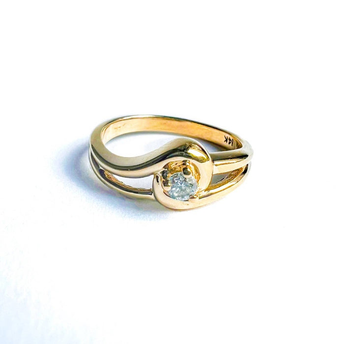 14K Yellow Gold Diamond Vintage Ring