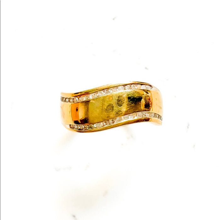 Vintage 10K Yellow Gold Diamond Wave Band Ring