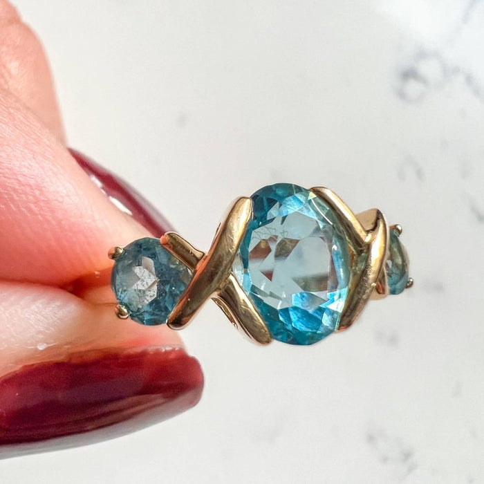 Vintage 14K Yellow Gold Three Stones Aquamarine Ring