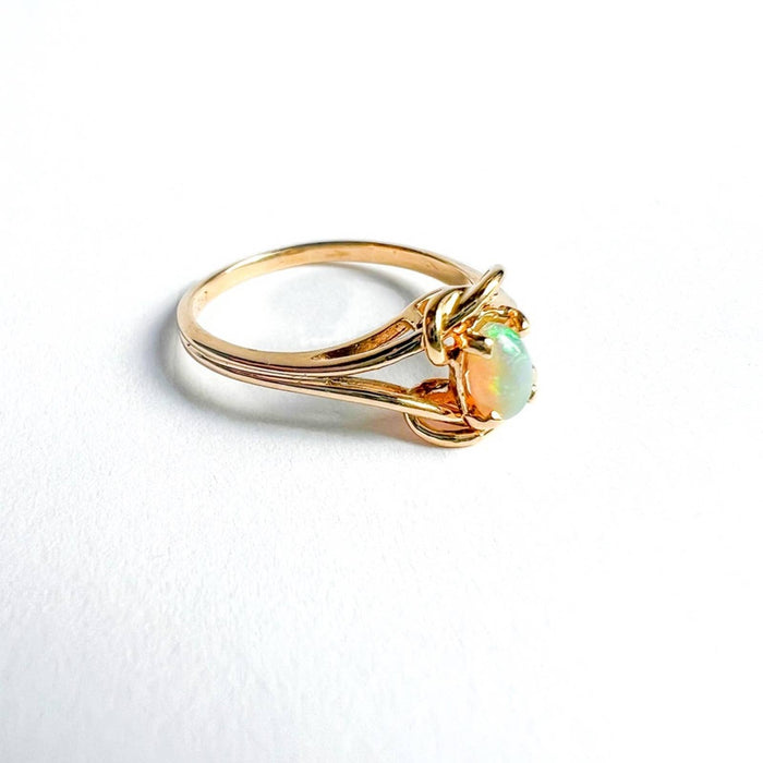 14K Yellow Gold Opal Vintage Ring