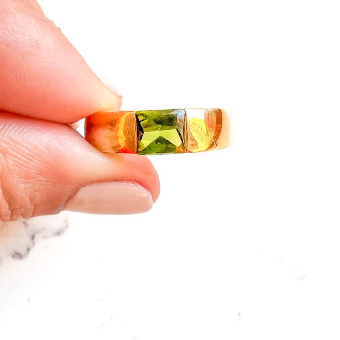 Vintage 18K Yellow Gold Peridot  Tank Ring