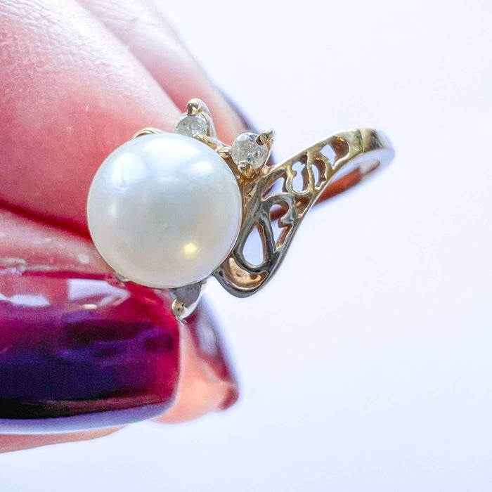 1990's Vintage 14k Solid Gold Pearl and Diamond Ring