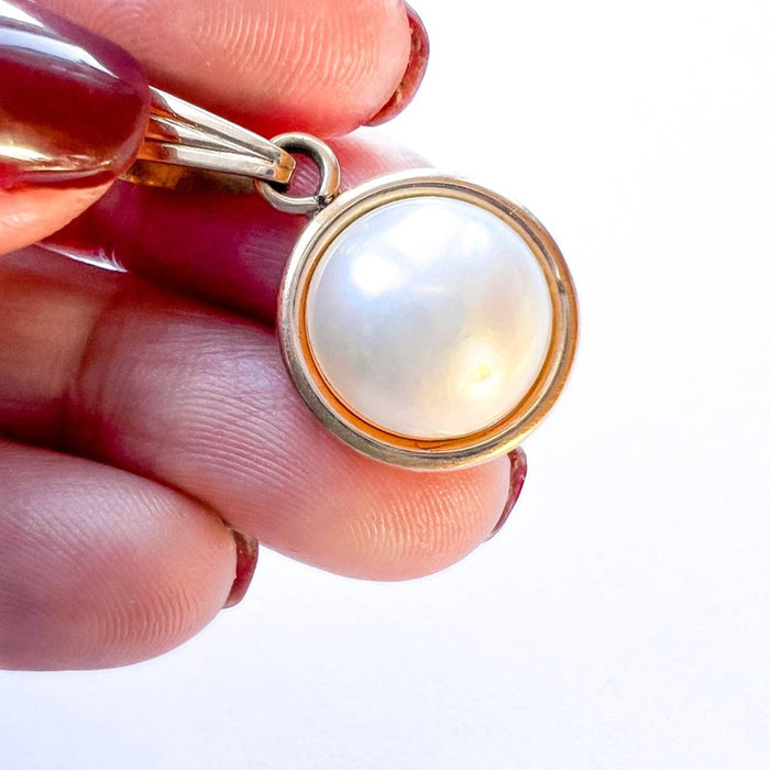 Vintage Mid Century 18K Yellow Gold Pearl Pendant