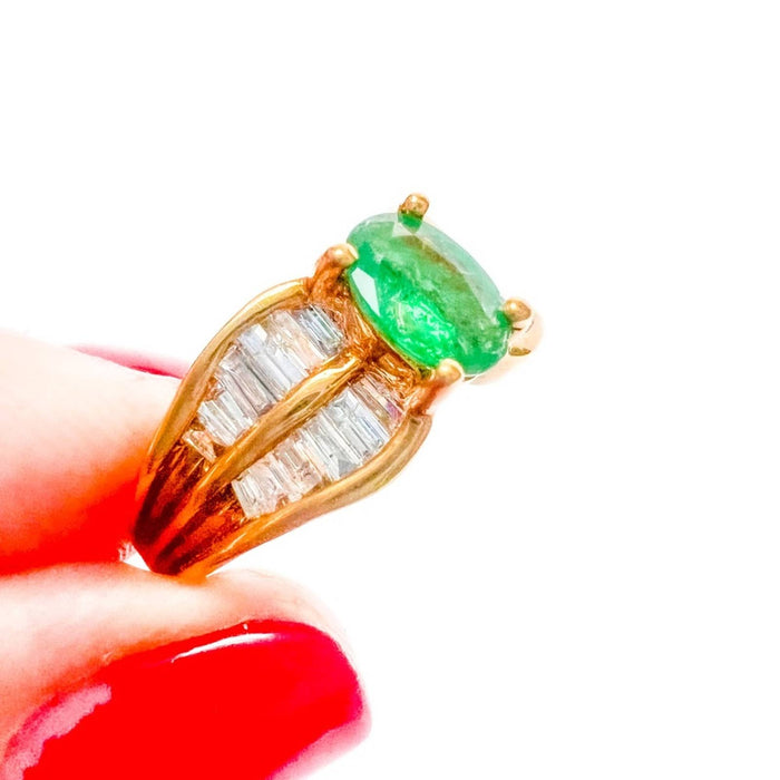 Emerald and Baguette Diamond Vintage Ring 18K Yellow Gold