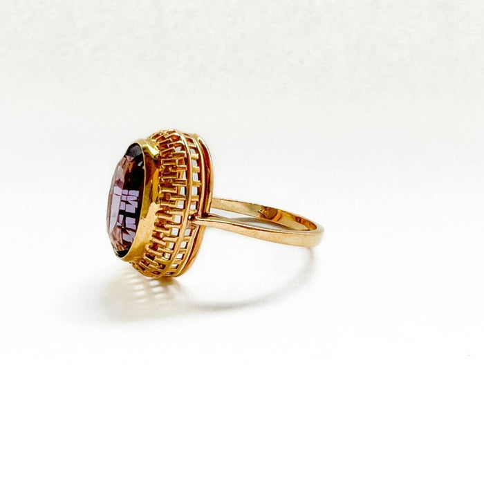 Vintage 18K Yellow Gold Oval Amethyst Ring