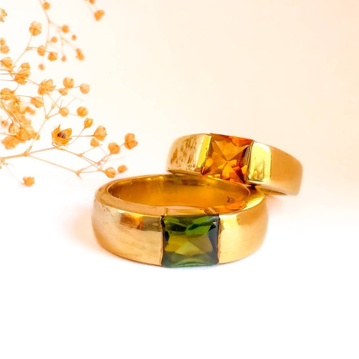 Vintage 18K Yellow Gold Peridot  Tank Ring