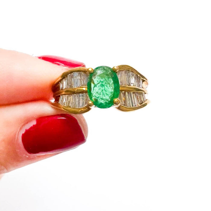 Emerald and Baguette Diamond Vintage Ring 18K Yellow Gold