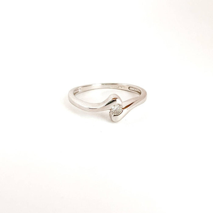 14k White Gold Diamond Swirl Dainty Ring