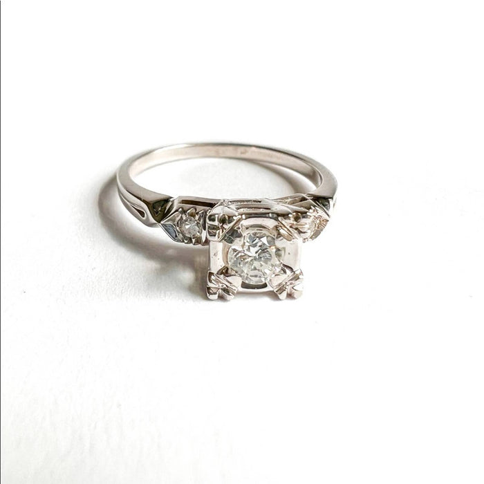 14k White Gold Vintage Diamond Engagement Ring